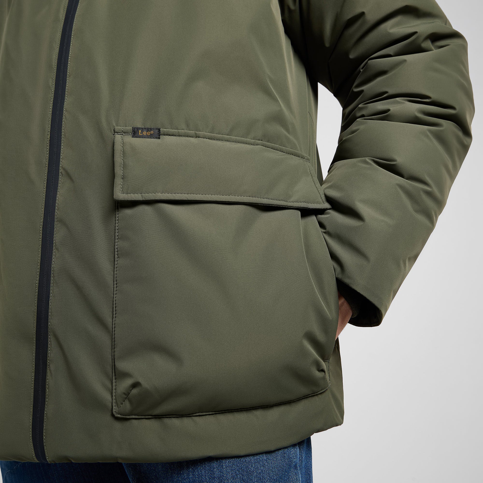 LEE Men’s Hooded Short Puffer Jacket Olive Gray – Regular Fit, Recycled Polyester, Water‑Repellent Winter Outerwear
