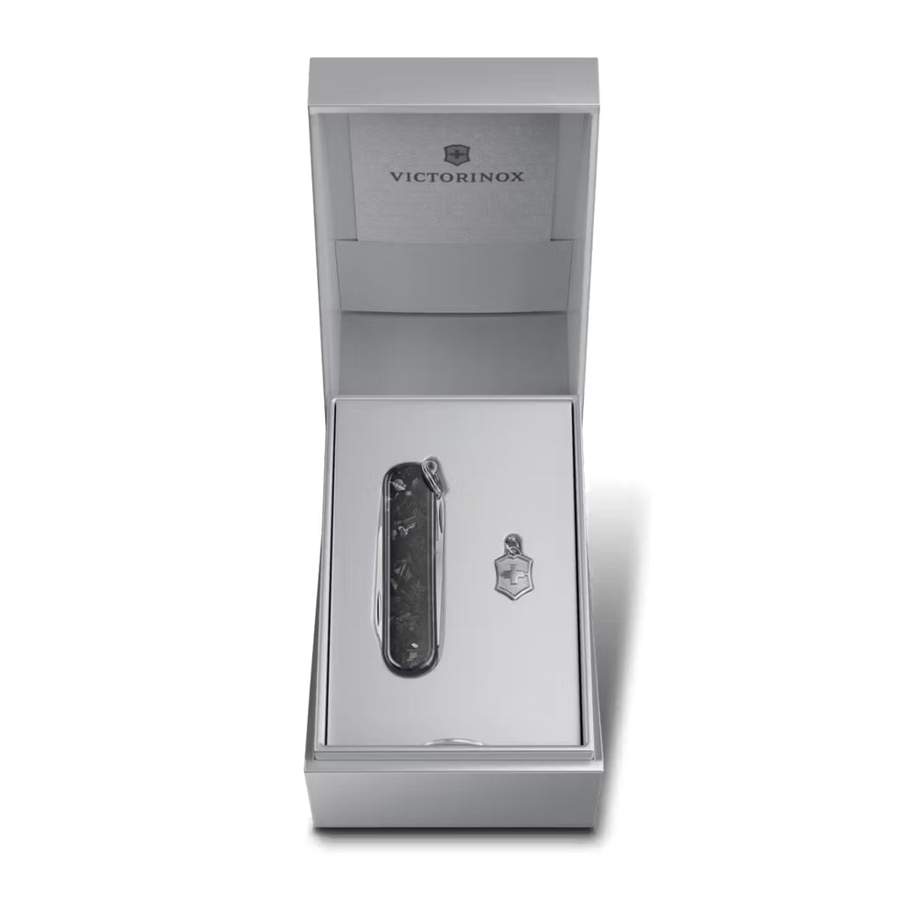 Victorinox Classic SD Brilliant Carbon in Carbon  - 0.6221.90